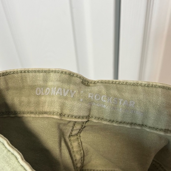 Old Navy Midrise Rockstar Leaf me Alone Olive Green Jeans size 16 - Picture 3 of 6